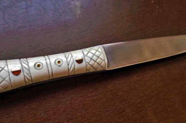 Roman Knife