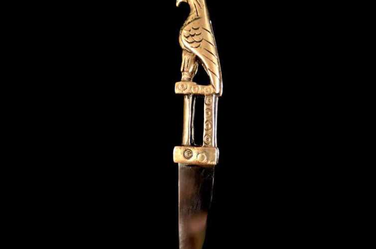 Roman Knife